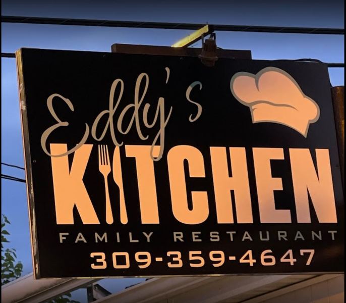 New Restaurant Opens in Mackinaw